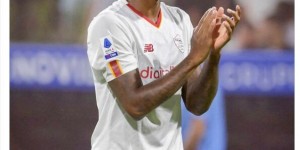 【龙八国际】维纳尔杜姆社媒晒照庆祝意甲首秀获胜：新赛季好的开始！