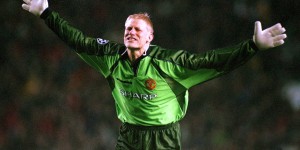 【龙八国际】舒梅切尔：曼联三冠王前我差点离队，弗格森说我们会赢得欧冠