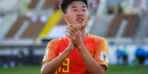 【龙八国际】北青：泰山队6名国脚参加国足今晚训练，刘洋因身体原因缺席