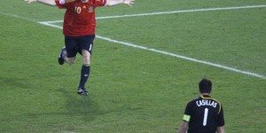 【龙八国际】法布雷加斯谈曾戴面具比赛：不能说是好事，但这不会让你踢得不好