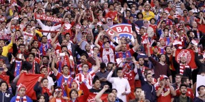 【龙八国际】图片报：拜仁球迷使用烟火，下场欧冠客场比赛可能被禁止入场