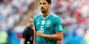 【龙八国际】赫迪拉评心中历史前五中场：齐达内居首，小罗、伊涅斯塔在列