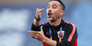 【龙八国际】记者：佩雷拉执教海港时防守曾用过631，武磊回撤当边后卫