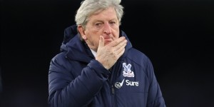 【龙八国际】英媒：水晶宫老板原本想让霍奇森带队踢完这赛季，无奈战绩太差