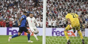 【龙八国际】邮报：卢克-肖仍未能参加英格兰合练，不太可能出战丹麦