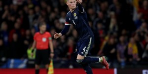 【龙八国际】麦克托米奈第50次代表苏格兰出场，曼联官推发文祝贺