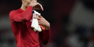 【龙八国际】记者：曼联可能低于4000万英镑出售格林伍德 即将签下齐尔克泽