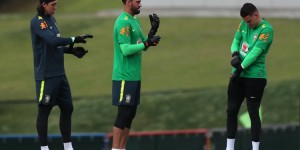 【龙八国际】记者：利雅得胜利想签一名顶级门将，他们有意阿利森和埃德森