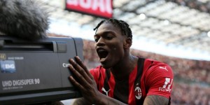 【龙八国际】莱奥：我的足球偶像是C罗和小罗，我的音乐偶像是鲍勃-马利