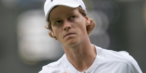 【龙八国际】意媒：澳网冠军辛纳将在尤文医疗中心接受治疗，以康复参加法网