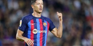 【龙八国际】莱万：争议判罚不是裁判的问题而是VAR 巴萨的年轻人未来光明