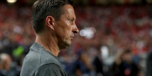 【龙八国际】记录报：施密特不会辞职，本菲卡想要换帅就得支付赔偿金将他解雇