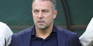 【龙八国际】谈执教？世体：弗里克的经纪人皮尼-扎哈维日前现身巴塞罗那