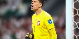 【龙八国际】斯基拉：利雅得胜利为什琴斯尼开2000万年薪，C罗打电话劝他加盟