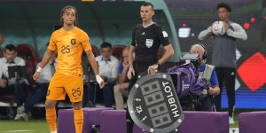 【龙八国际】21岁72天！西蒙斯欧洲杯单场2助攻是历史第2年轻