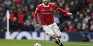 【龙八国际】复出不满一个月?TA：卢克-肖腿筋受伤，预计缺席12周