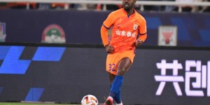 【龙八国际】明天能否出战？记者：费南多、黄政宇、刘洋今天凌晨三点才到梅州