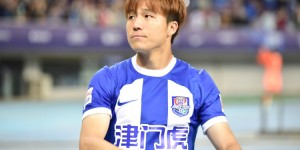 【龙八国际】记者：天津全队高铁为明天庆生，寓意只有高铁能匹配其奔跑速度