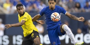 【龙八国际】英媒：切尔西无意出售科尔维尔，球员希望自己成为首发中卫