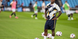 【龙八国际】阿斯：维尼修斯就2022年底的种族主义侮辱事件视频会议出庭