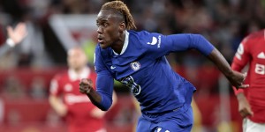 【龙八国际】斯基拉：罗马有意租借查洛巴半年，一些英格兰球队也在关注