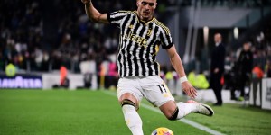 【龙八国际】都体：加拉塔萨雷想400万欧先租后买科斯蒂奇 费内巴切也咨询信息