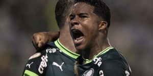 【龙八国际】马卡列恩德里克和罗克差异：前者喜欢中路杀入禁区，后者是纯中锋