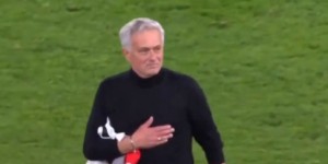 【龙八国际】性情中人?穆里尼奥赛后向球迷致谢，几欲落泪