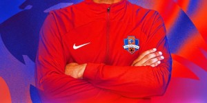 【龙八国际】官宣：莫里斯加盟梅州客家足球俱乐部