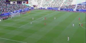 【龙八国际】怀疑人生！孙兴慜任意球击中约旦人墙偏出，主裁盯着看没有给角球