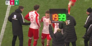 【龙八国际】正印后卫只剩2人！拜仁连换3人，场上后卫只剩于帕和德里赫特