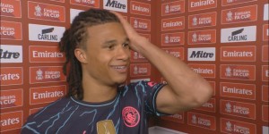 【龙八国际】阿克：进球干扰门将？不确定发生了什么，有球在面前我就射门了