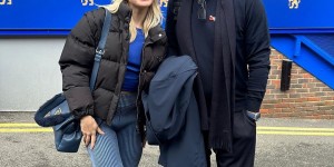 【龙八国际】往这瞄呢?努涅斯射门打高险些击中看台上的onlyfans网红