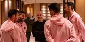 【龙八国际】老友再聚首！迈阿密巴萨U40与小白亲切交流