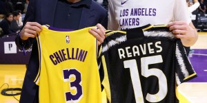 【龙八国际】基耶利尼与里夫斯合影，湖人官方：足坛球星与篮坛球星间的尊重