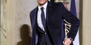 【龙八国际】盛装出席！姆巴佩抵达爱丽舍宫与马克龙、埃米尔、纳赛尔共进晚宴