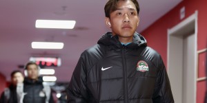 【龙八国际】北青：河南队球员黄锐烽肘击染红大概率会领得联赛首张违纪罚单