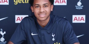 【龙八国际】官方：热刺与18岁小将布莱克签下了首份职业合同