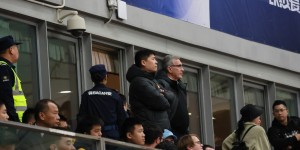 【龙八国际】马不停蹄！国足新帅伊万现身深圳宝安体育场，观战深津之战?