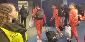 【龙八国际】摔得不轻！凯恩在赛后被问伤情如何：感觉有点疼