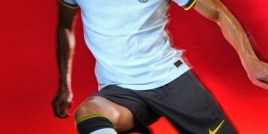 【龙八国际】国足新球衣，好像是第一次加入了大量深色甚至是黑色元素