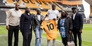 【龙八国际】罗马诺：狼队签下英格兰16岁天才球员马修斯-马内