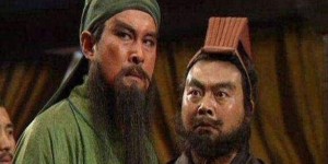 【龙八国际】今日趣图：阿森纳缓缓抬头看向拜仁：我要进十个！！！