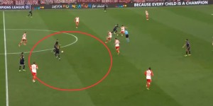 【龙八国际】都不管我？克罗斯直塞前悠然拿球观察调整，周围无人干扰！