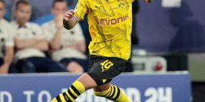 【龙八国际】曼晚主编：桑乔在曼联踢得像贝巴，今晚节奏的他才是曼联想要的