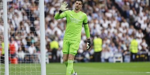 【龙八国际】被球迷扔杂物！马竞旧将谈库尔图瓦：他处理方式不当，球迷也有错