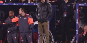 【龙八国际】曼晚：曼联周二高管会未决定滕哈赫未来，也不会发任何声明