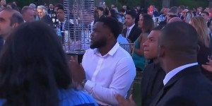 【龙八国际】联赛19球6助攻！西甲官方：贝林厄姆当选赛季最佳球员