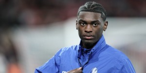 【龙八国际】西媒：巴萨今夏有望免签根特队16岁的比利时中后卫莫基奥