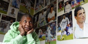 【龙八国际】追随偶像！姆巴佩+维尼修斯+罗德里戈?皇马组成“罗我偶”锋线